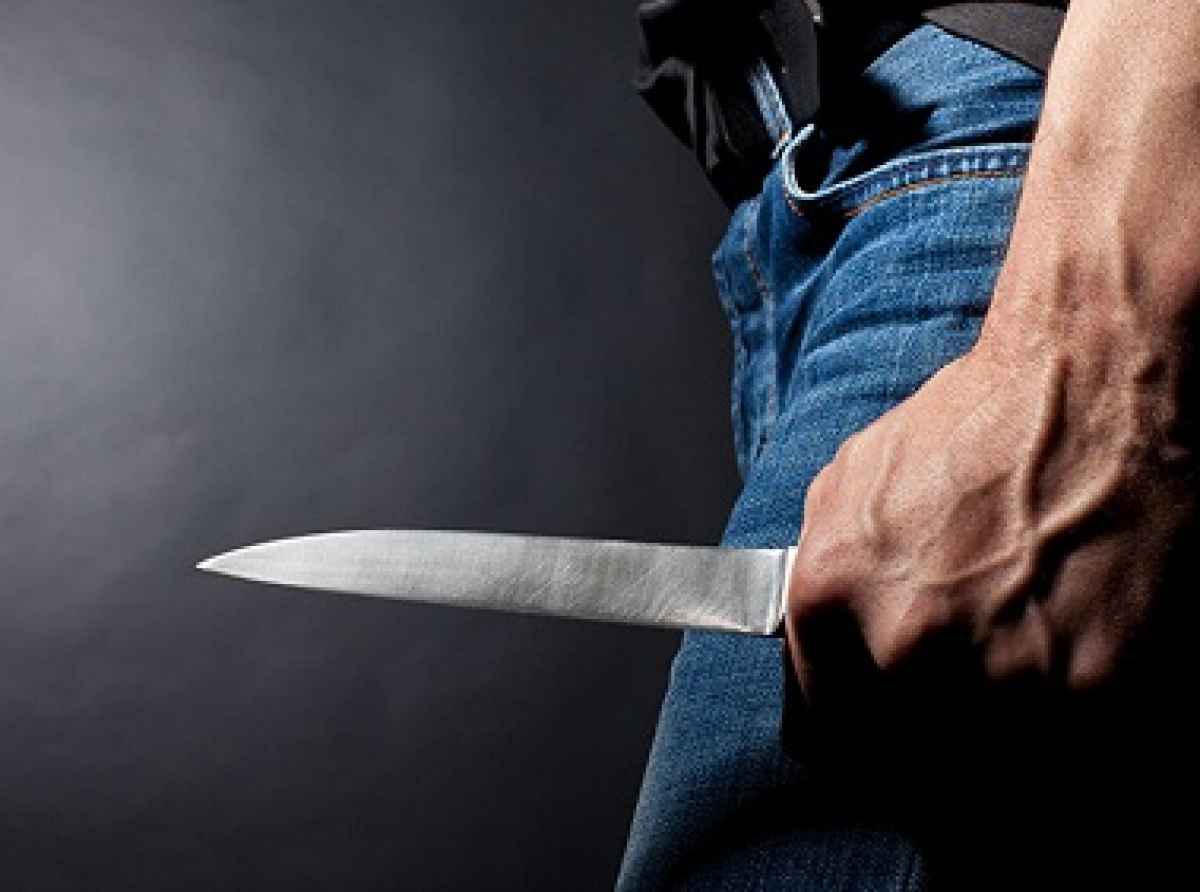 முச்சக்கரவண்டி சாரதியைக் கூரிய ஆயுதத்தால் தாக்கி பணம் கொள்ளை!