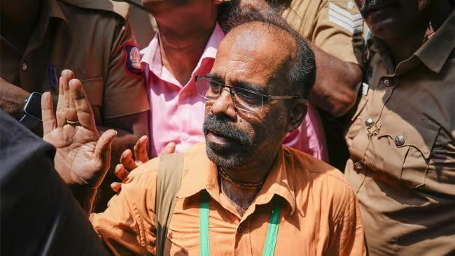 முருகன், ரோபர்ட் பயஸ் மற்றும் ஜெயக்குமார் ஆகிய மூவரும் தாயகம் திரும்பினர்!