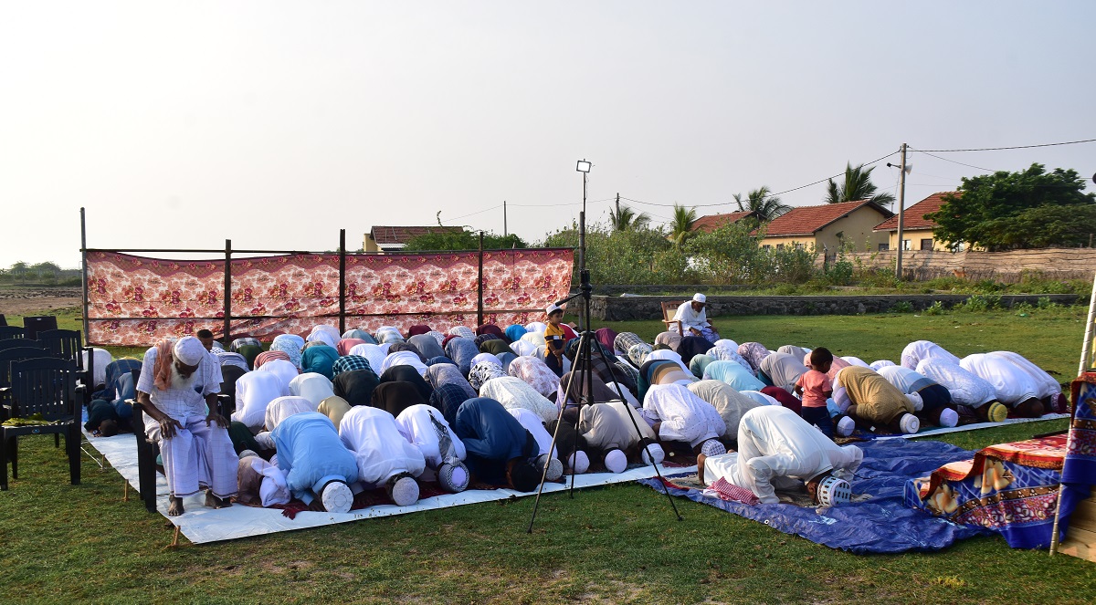 மன்னாரில் சிறப்பாக இடம்பெற்ற   நோன்பு  பெருநாள் தொழுகை
