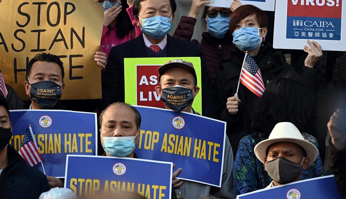 அமெரிக்காவில் மூன்றில் ஒரு ஆசிய அமெரிக்கர் வெறுப்புணர்வுக்கு ஆளாகின்றனர் – ஆய்வில் தகவல்