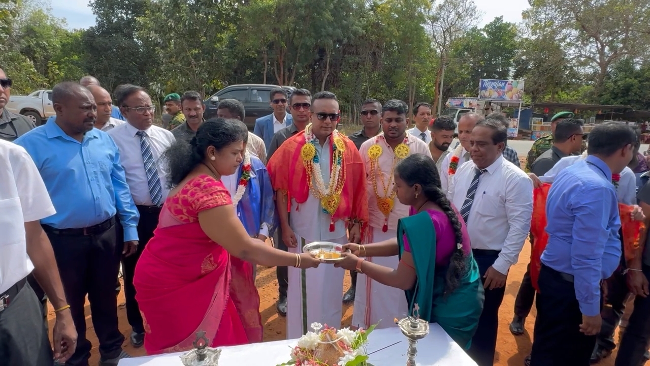 புதுக்குடியிருப்பில் இடம்பெற்றுவரும் நடமாடும் சேவை