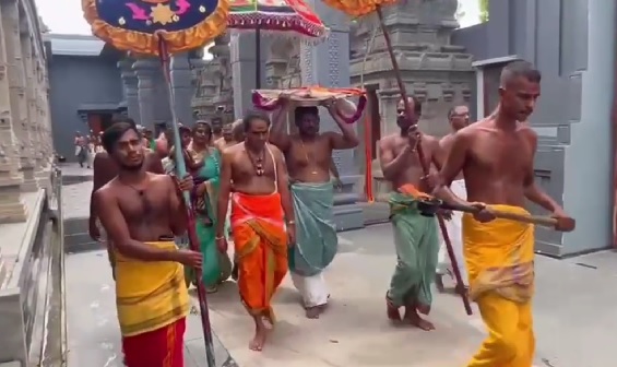 திருக்கேதீஸ்வர ஆலய வருடாந்த மகோற்சவம் : யாழில் இருந்து கொடிச்சீலை எடுத்துச் செல்லப்பட்டது!