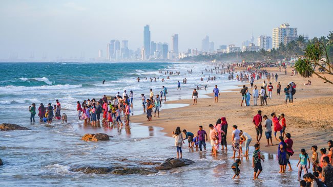 இரண்டு மில்லியன் சுற்றுலா பயணிகளை எட்டிய இலங்கை