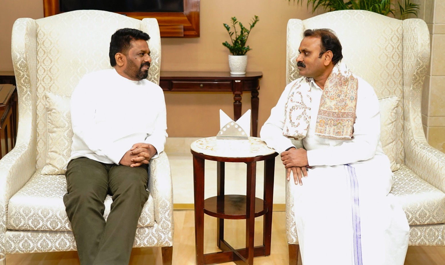 ஜனாதிபதி அநுரகுமார திசாநாயக்கவிற்கும்  இந்திய வெளிவிவகார அமைச்சருக்கும் இடையில் சந்திப்பு!