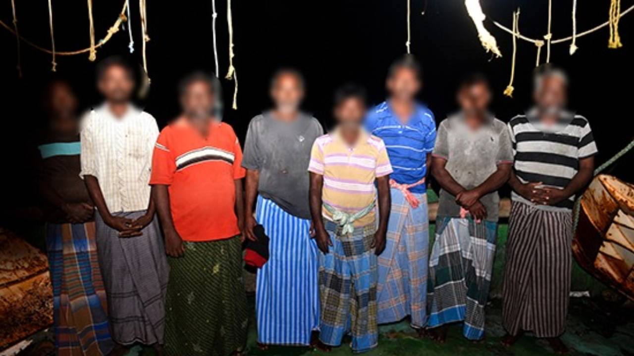 அத்துமீறிய மீன்பிடி: 17 இந்திய மீனவர்கள் கைது!