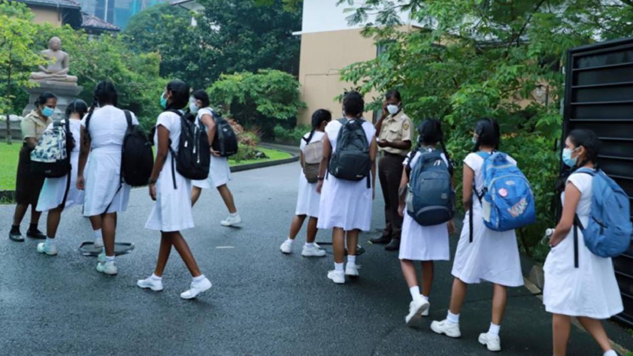 பாடசாலை நாட்கள் எண்ணிக்கையில் மாற்றம்!