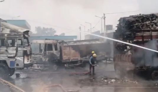 ஜெய்ப்பூரில் எரிபொருள் நிலையத்திற்கு அருகில்  ஏற்பட்ட தீ விபத்தில் ஐவர் உயிரிழப்பு!