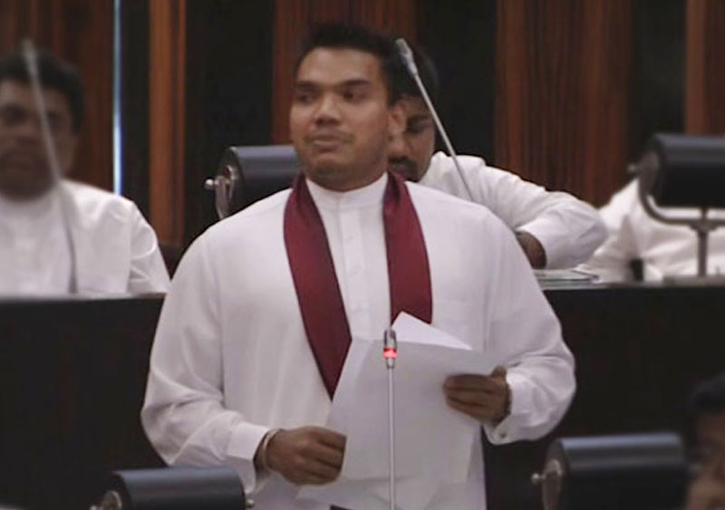 சபையை விட்டு வெளியற தயார் ! பதவியை இராஜினாமா செய்ய தயாரா? – நாமல்