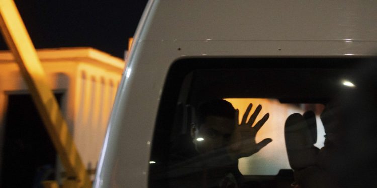 வரலாற்றில் மிகப்பெரிய நாடுகடத்தல் – 500-க்கும் மேற்பட்ட சட்டவிரோத குடியேற்ற வாசிகள் கைது