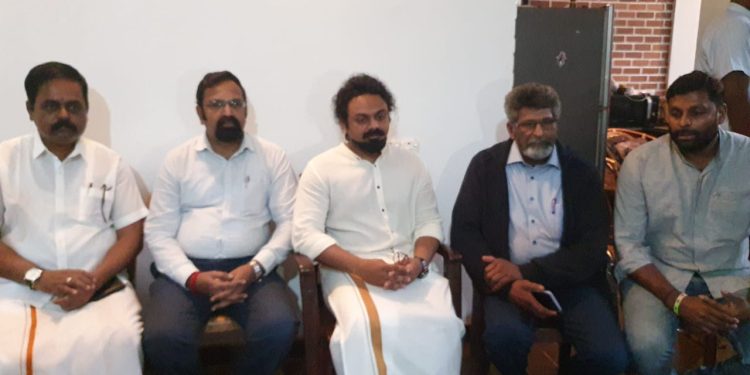 மூத்த தலைவர் மாவை சேனாதிராஜாவின் பூதவுடலுக்கு இந்திய துணைத் தூதர் சாய் முரளி அஞ்சலி!