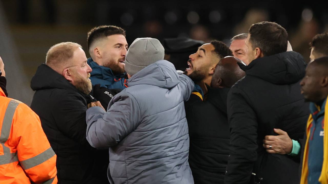 வோல்வ்ஸ் ஸ்ட்ரைக்கர் குன்ஹாவுக்கு போட்டித் தடை!