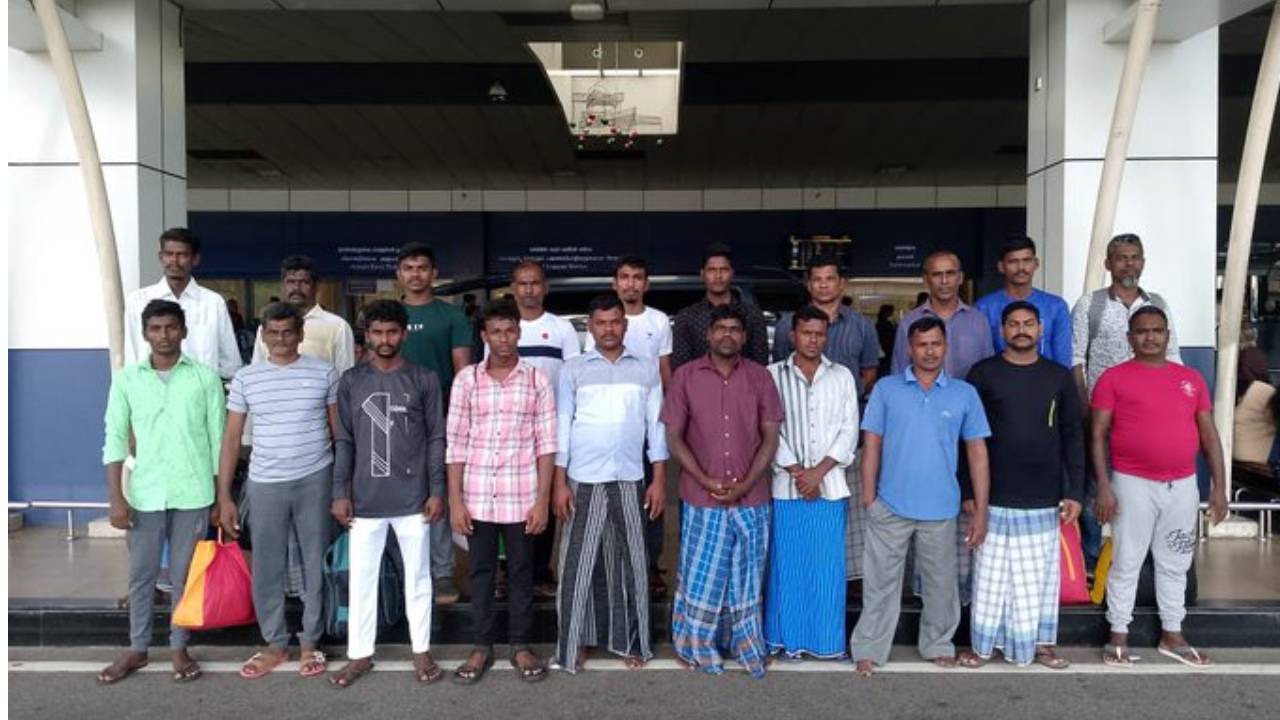 இலங்கை சிறையிலிருந்து விடுவிக்கப்பட்ட 20 இந்திய மீனவர்கள் நாடு திரும்பினர்!