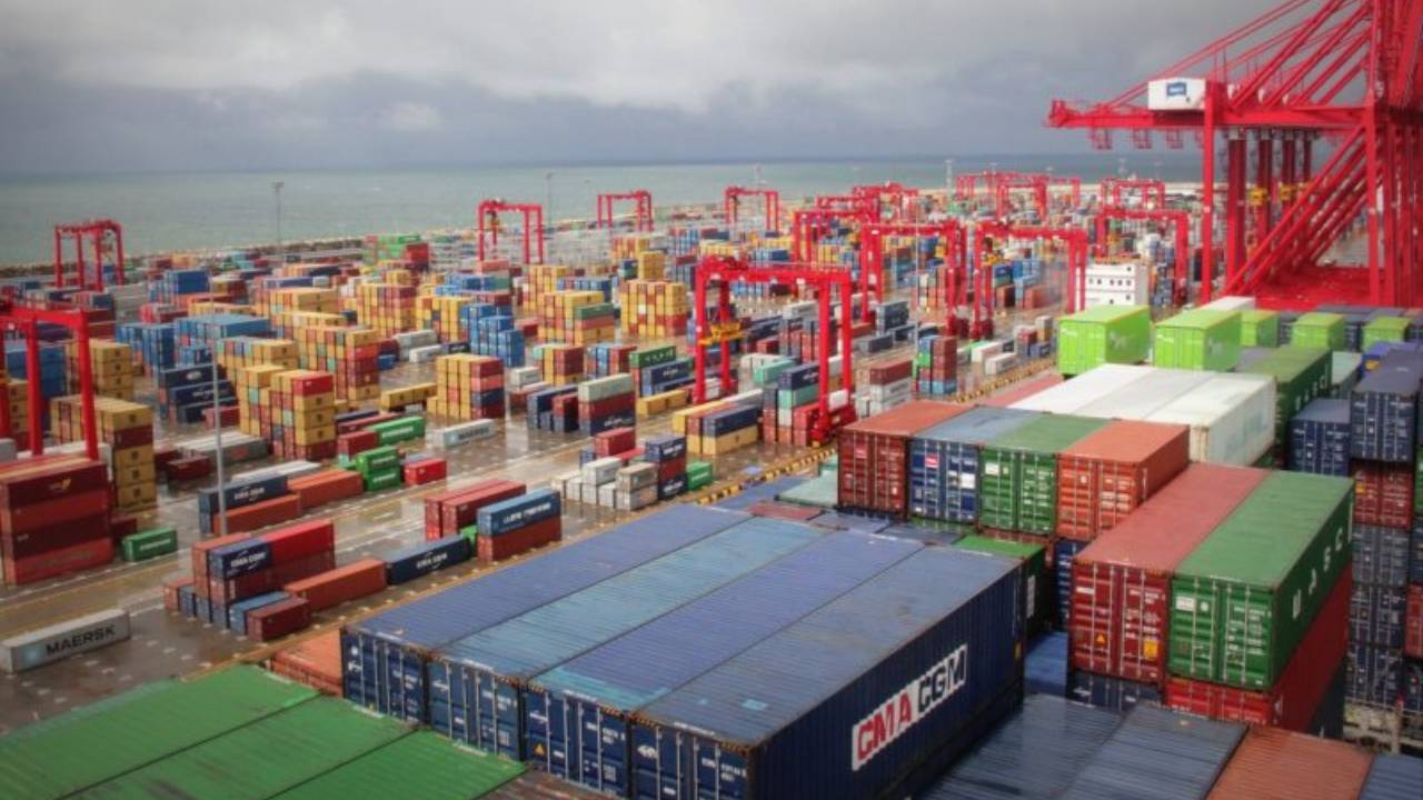 தொழிற்சங்க நடவடிக்‍கை குறித்து கொள்கலன் வாகன சாரதிகள் எச்சரிக்கை!