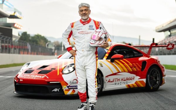 நடிகர் அஜித் குமாருக்கு பத்ம பூஷன் விருது!