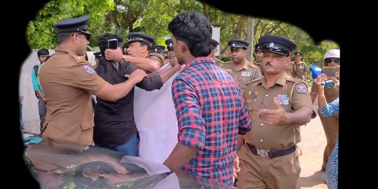 யாழில் பொலிஸாருக்கும் பட்டதாரிகளுக்கும் இடையில் முரண்பாடு!