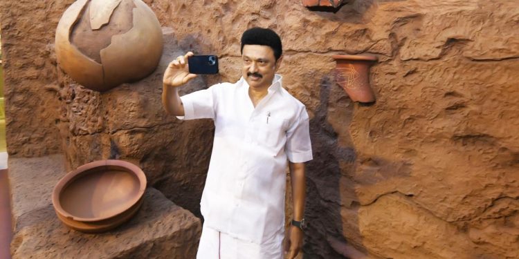 கீழடி அருங்காட்சியகத்துக்கு இன்று அடிக்கல் நாட்டுகிறார் தமிழக முதலமைச்சர்!