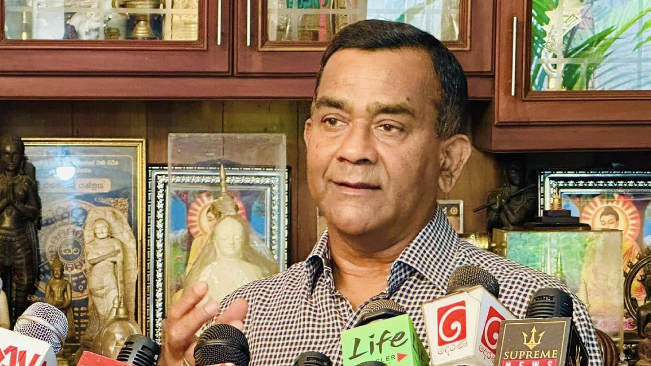 ஐ.தே.க.வுடன் கலந்துரையாட நியமிக்கப்பட்ட குழுவிலிருந்து திஸ்ஸ அத்தநாயக்க விலகல்!