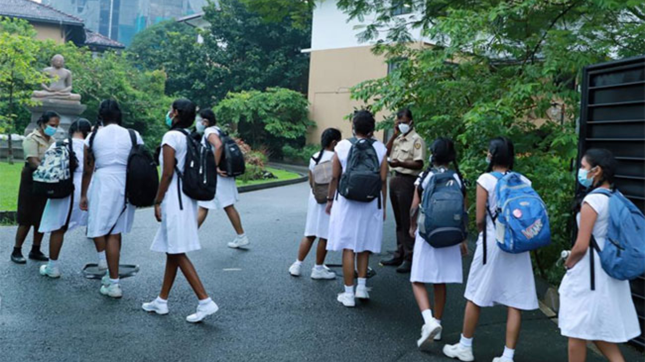 பாடசாலை விடுமுறை தொடர்பான அப்டேட்!