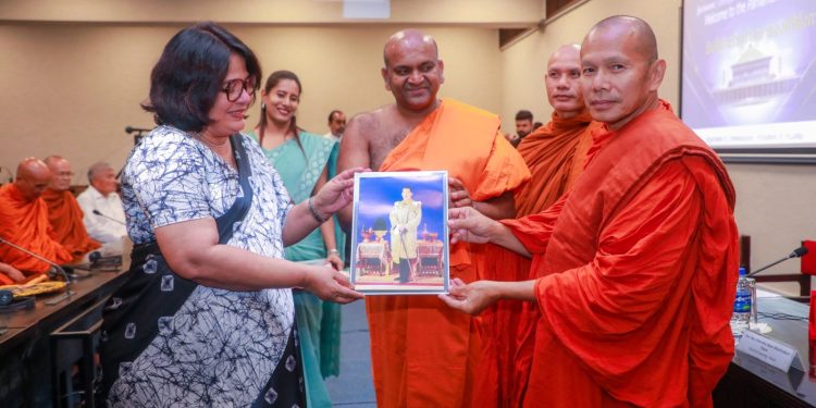 தாய்லாந்து மற்றும் இலங்கைக்கிடையில் பௌத்த மத தொடர்புகளை வலுப்படுத்துவது பற்றி முன்மொழிவு