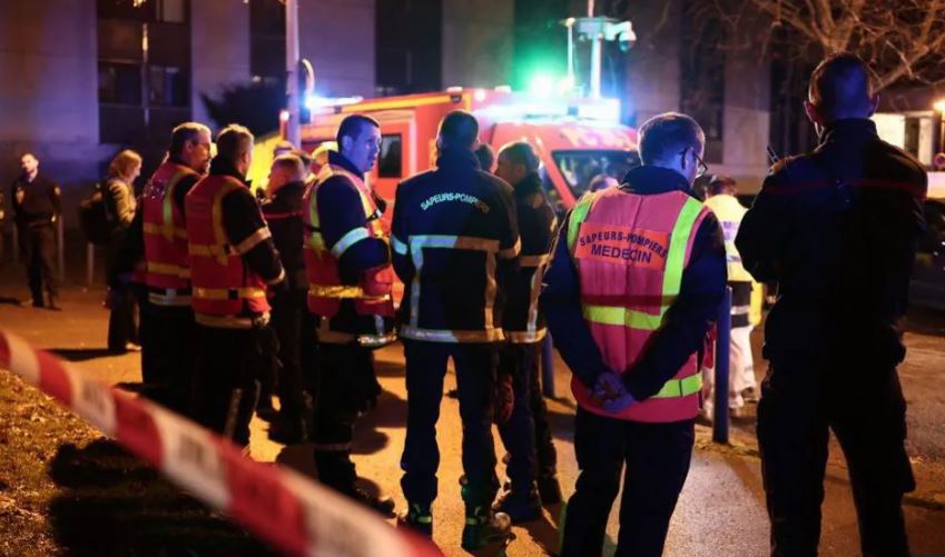 பிரான்ஸில் உள்ள மதுபான விடுதியின் மீது கையெறி குண்டு வீச்சு! 12 பேர் காயம்