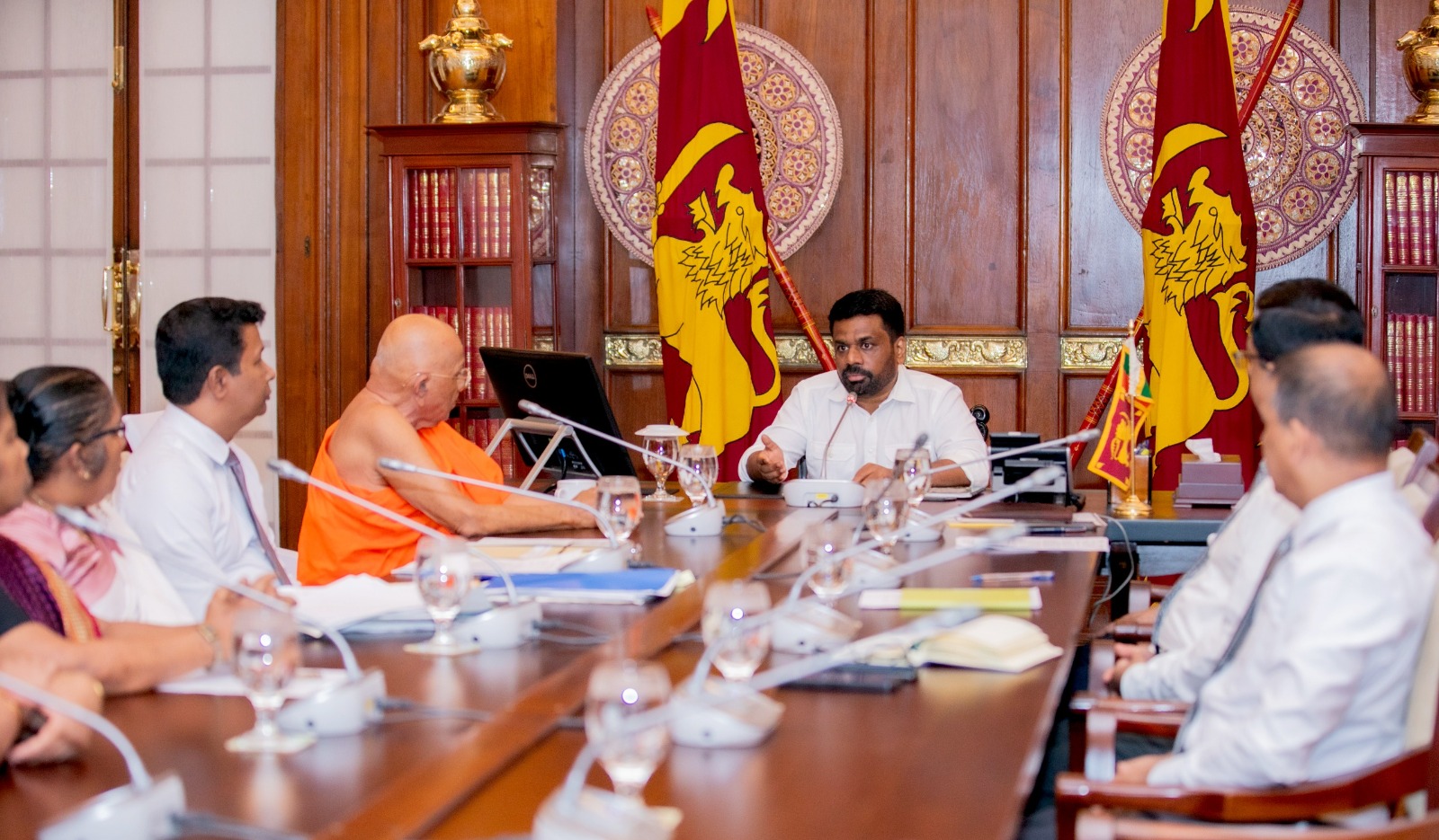 சுகாதார ஊழியர்களின் வேலைநிறுத்தம் நியாயமற்றது- ஜனாதிபதி!