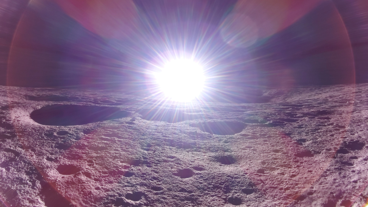 சந்திரனின் மேற்பரப்பில் 121°C வெப்பம்; சவால்களை எதிர்கொள்ளும் விண்கலங்கள்!