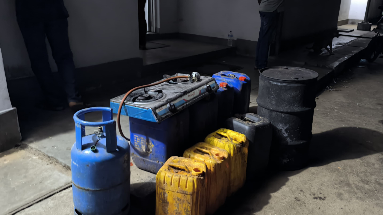 யாழ்ப்பாணத்தில் கசிப்பு உற்பத்தி நிலையம் முற்றுகை!