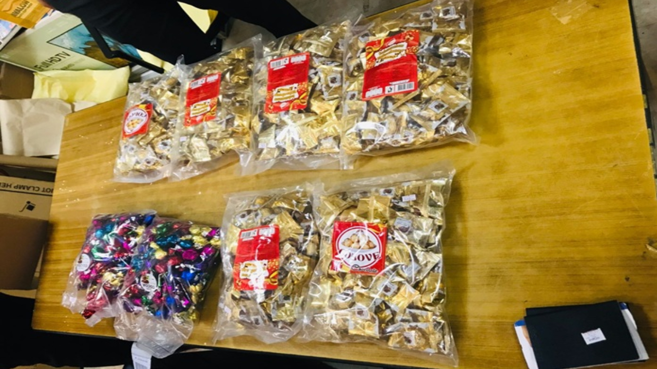 1.9 கிலோவுக்கும் அதிகமான குஷ் கஞ்சா பறிமுதல்!