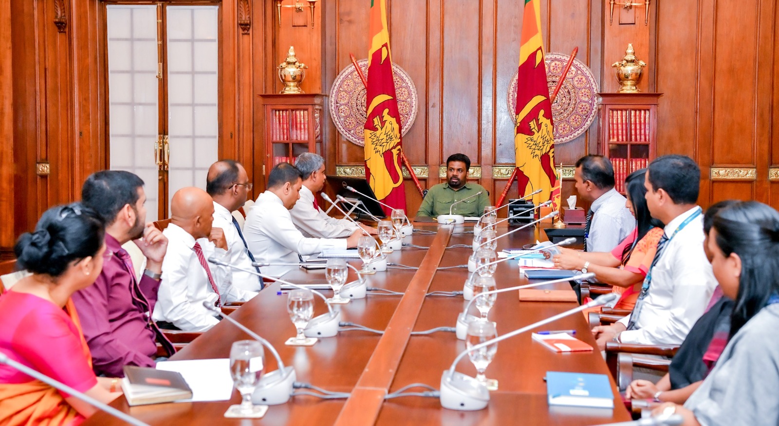 இலங்கை காப்புறுதி கூட்டுத்தாபன அதிகாரிகளுடன் ஜனாதிபதி சந்திப்பு!