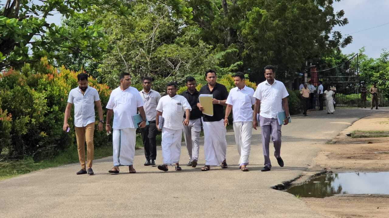 “கிழக்கு தமிழர் கூட்டமைப்பு’ பிள்ளையான் வியாழேந்தின் வேட்பு மனுதாக்கல்!