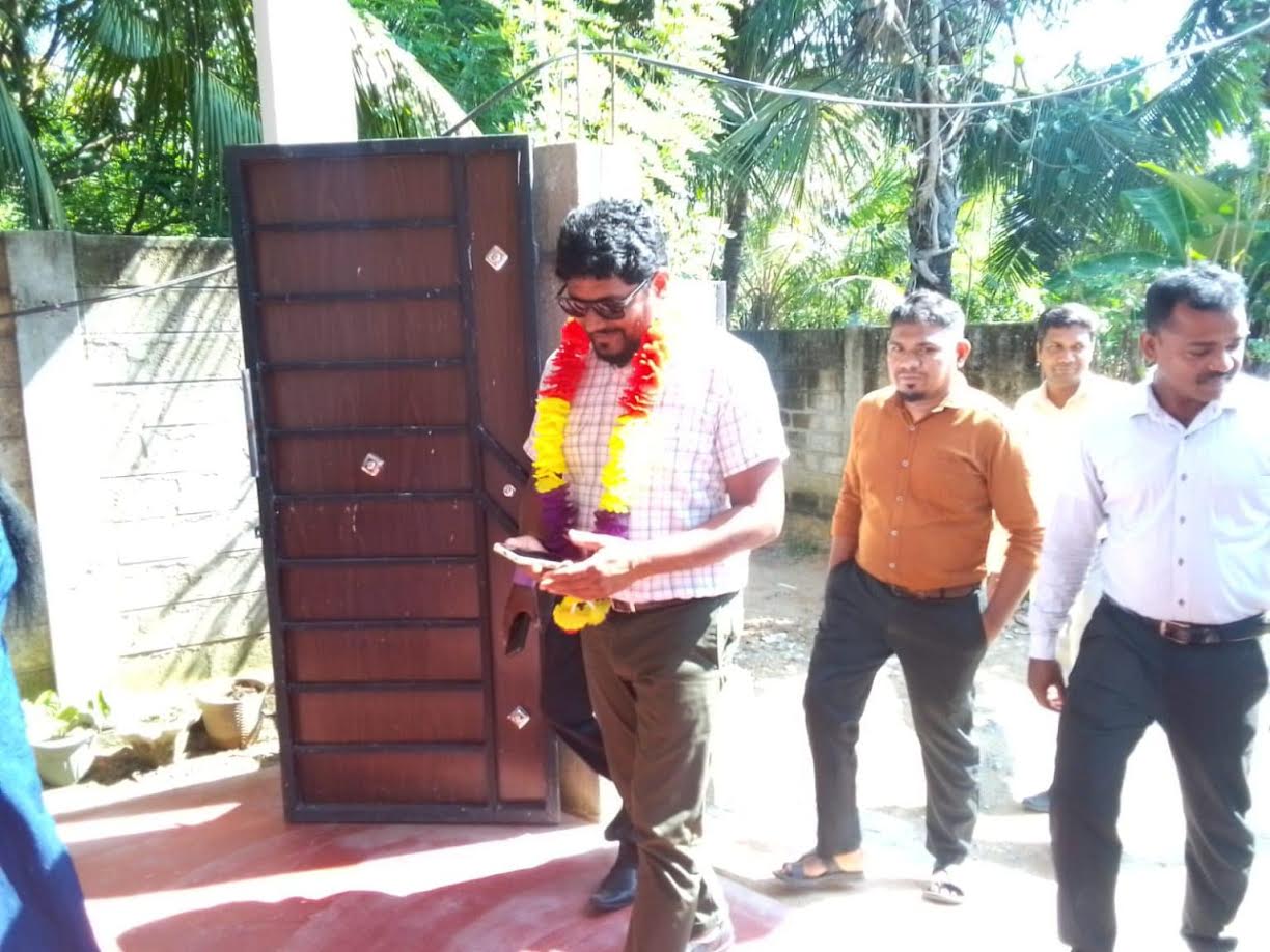 ஒரு நாளில் 10 வீடுகள் பயனாளிகளுக்கு வழங்கி வைப்பு