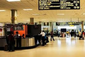 வெளிநாட்டு சிகரெட்டுகளுடன்  இளம் பெண்கள் இருவர் கைது!