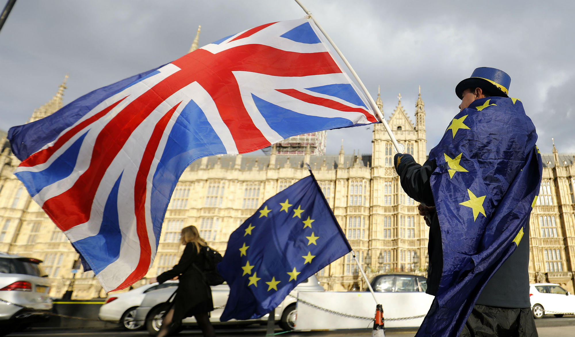 பிரித்தானியா பயணிக்கவுள்ளோருக்கான முக்கிய செய்தி – நாளை முதல் அமுலில்