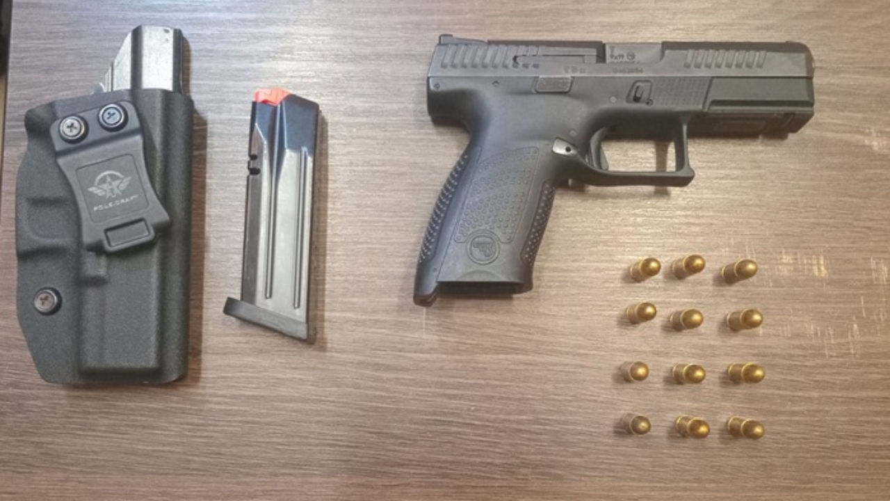 கைத்துப்பாக்கி, மகசினுடன் ஒருவர் கைது!