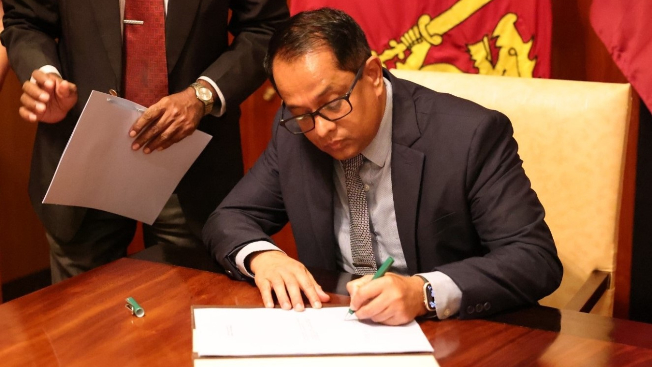 பெறுமதிசேர் வரி (திருத்தம்) சட்டமூலத்தை சான்றுரைப்படுத்தினார் சபாநாயகர்!