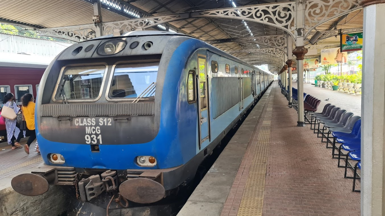 ஸ்ரீ தலதா வழிபாடு; மேலும் இரு ரயில் சேவைகள்!