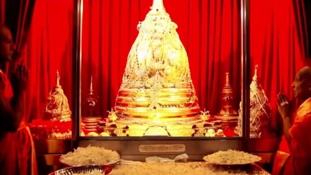 ஸ்ரீ தலதா வழிபாடு; சர்சைக்குரிய புகைப்படம் தொடர்பில் சி.ஐ.டி. விசாரணை!