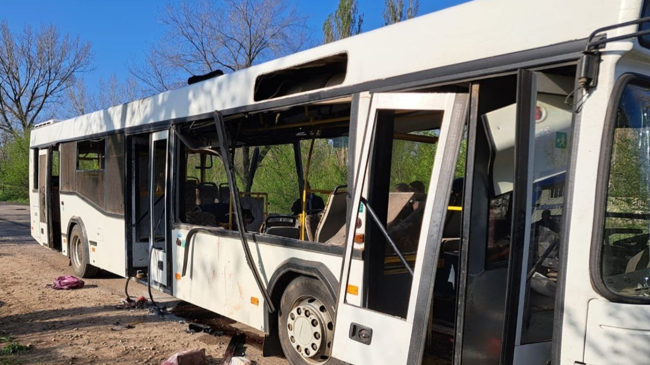 உக்ரேனில் பேருந்து மீது ரஷ்யா ட்ரோன் தாக்குதல்!