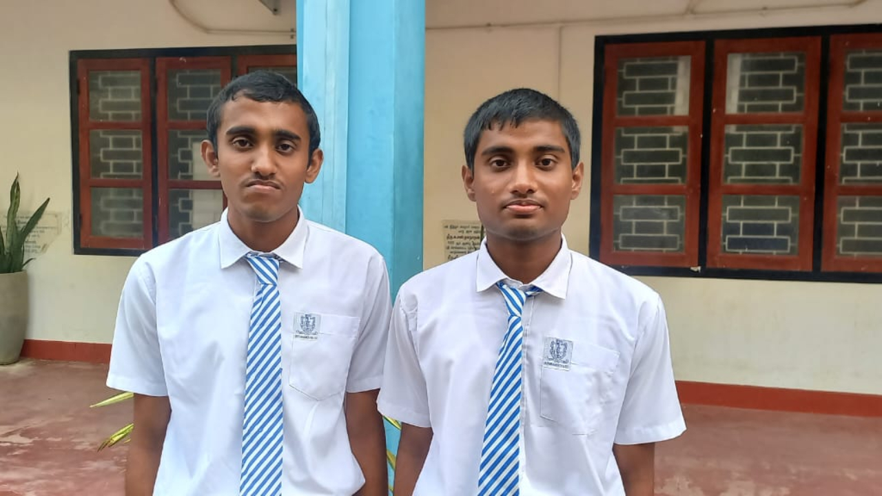 உயர்தரப் பரீட்சை பெறுபேறு; யாழ். மருத்துவரின் இரட்டை புதல்வர்கள் சாதனை!