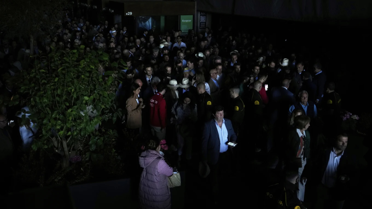 போர்த்துக்கல், ஸ்பெயினை இருளில் மூழ்கடித்த மின்வெட்டு!