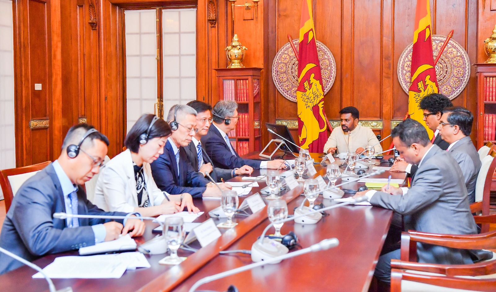 இலங்கையில் முதலீடுகளை மேற்கொள்ள  சீன முதலீட்டாளர்கள் ஆர்வம்!