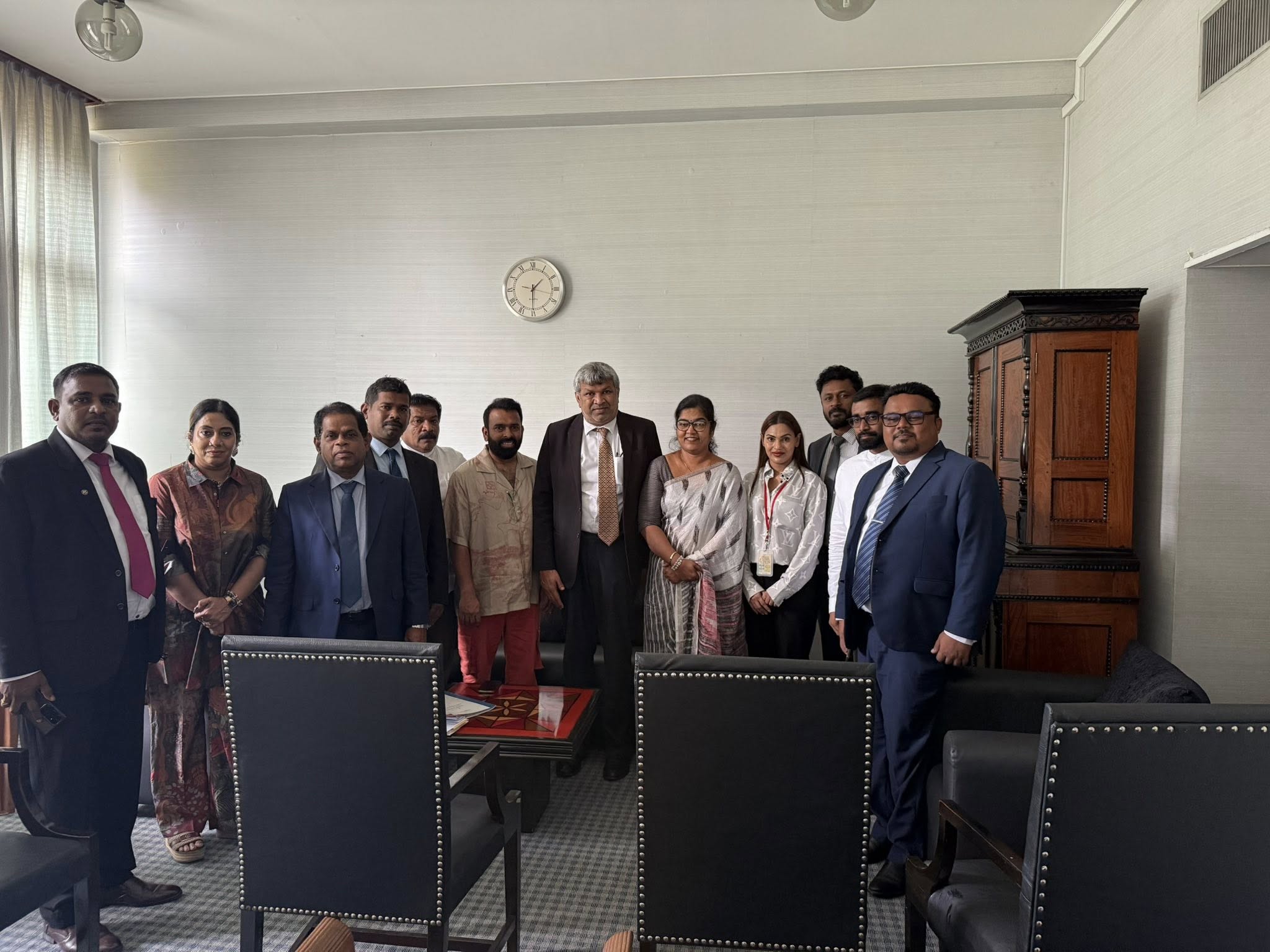 திரைத்துறையில் இலங்கைக் கலைஞர்களை உள்ளீர்க்கும் முயற்சியில் சந்தோஷ் நாராயணன்!