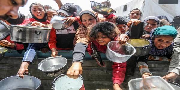 இஸ்ரேலால் தடுத்து வைக்கப்பட்ட உதவி பொருட்கள் காஸா அவதி!