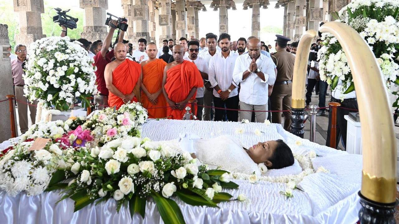 மாலினி பொன்சேகாவுக்கு இலங்கை கிரிக்கெட் அணி இறுதி அஞ்சலி!