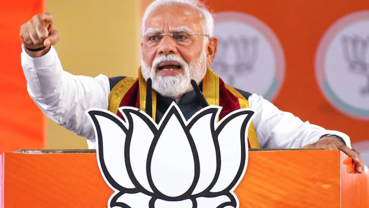 சில நிமிடத்தில் பாகிஸ்தான் விமானப்படை தளங்களை அழித்தோம், இதுவே புதிய இந்தியாவின் பலம்: மோடி!