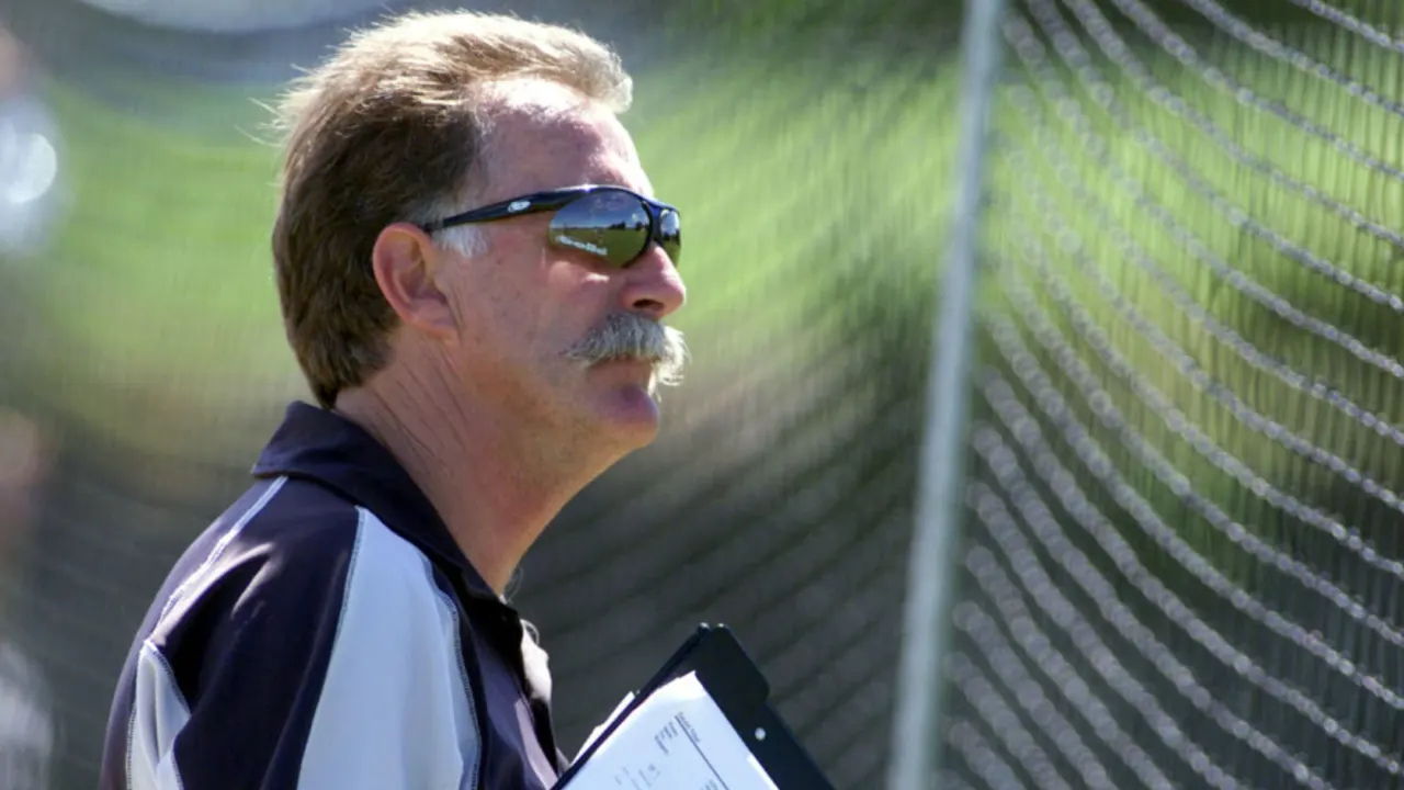 நியூஸிலாந்து அணியின் முன்னாள் பயிற்சியாளர் காலமானார்!