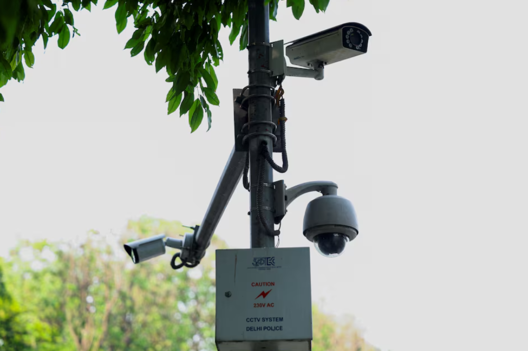 இந்திய கண்காணிப்பு கேமரா விவகாரத்தில் வெடிக்கும் சர்வதேச போர்!