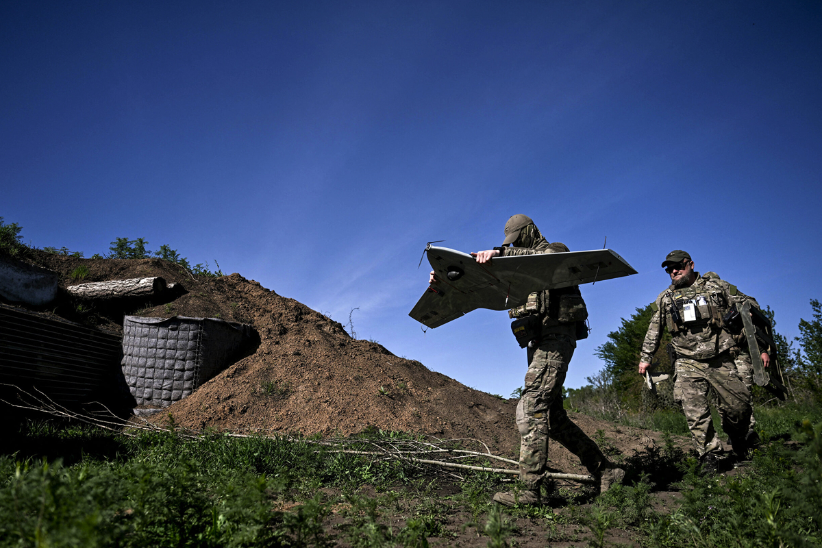 மாஸ்கோ மீது உக்ரைன் படைகளின் மிகப்பெரும் தாக்குதல்! விமான சேவைகள் முடக்கம் – உலக நாடுகள் அதிர்ச்சி!