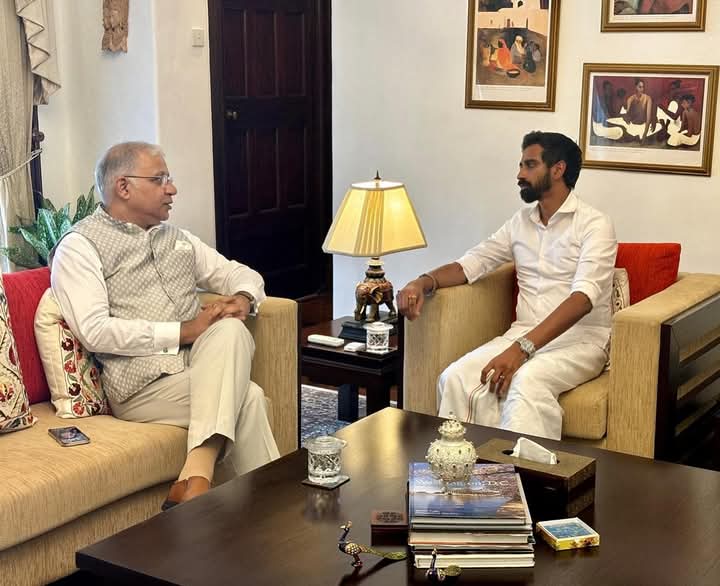 “இலங்கைக்கான இந்திய உயர்ஸ்தானிகர் மாண்புமிகு சந்தோஷ் ஜா அவர்களை சந்தித்த ஜீவன் தொண்டமான்!