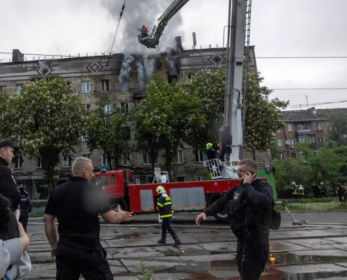 ரஷ்யா மீது உக்ரேன் ட்ரோன் தாக்குதல்! விமானச் சேவைகள் நிறுத்தம்!
